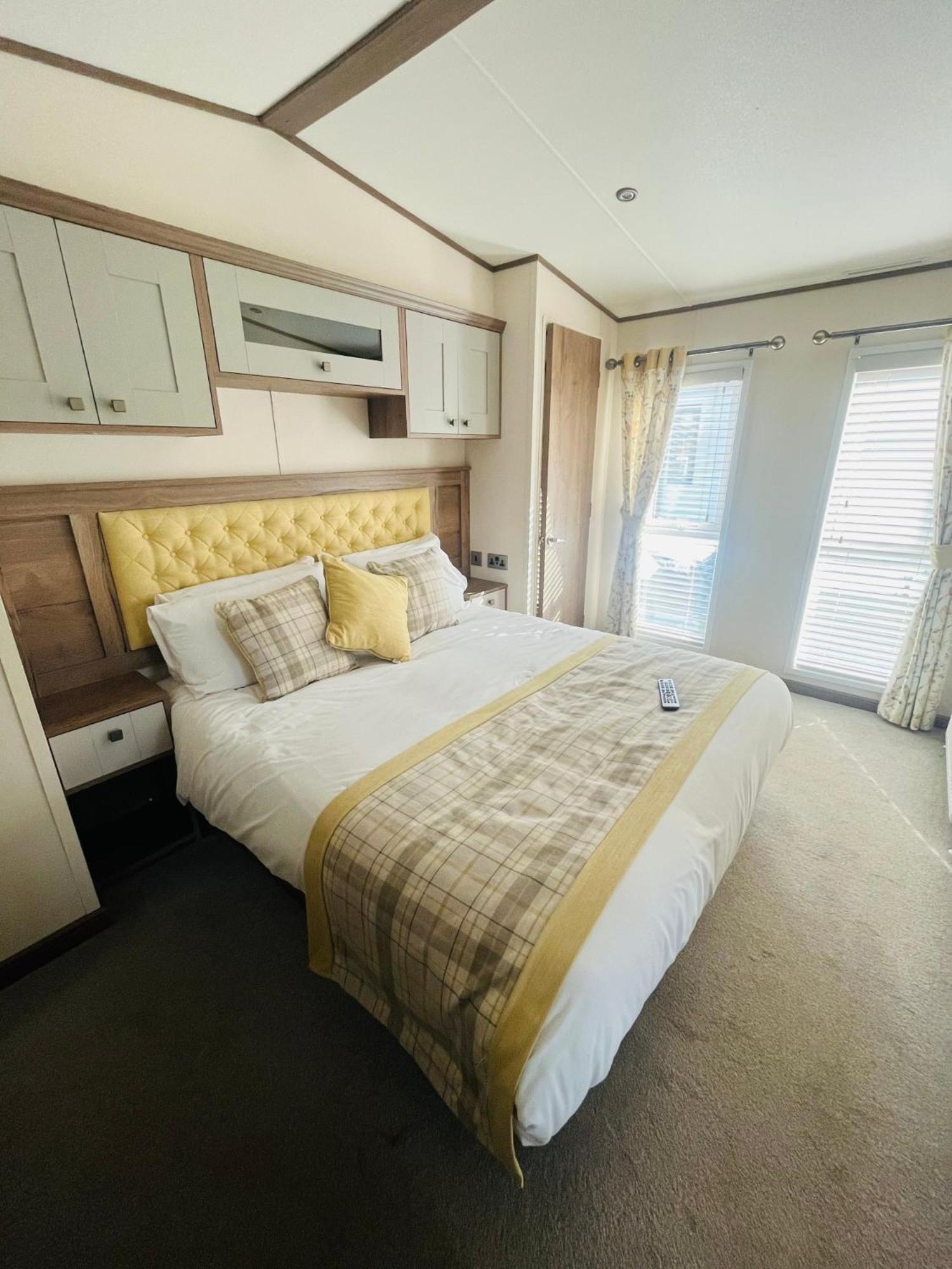 Lakeside Escape With Hot Tub York Luaran gambar